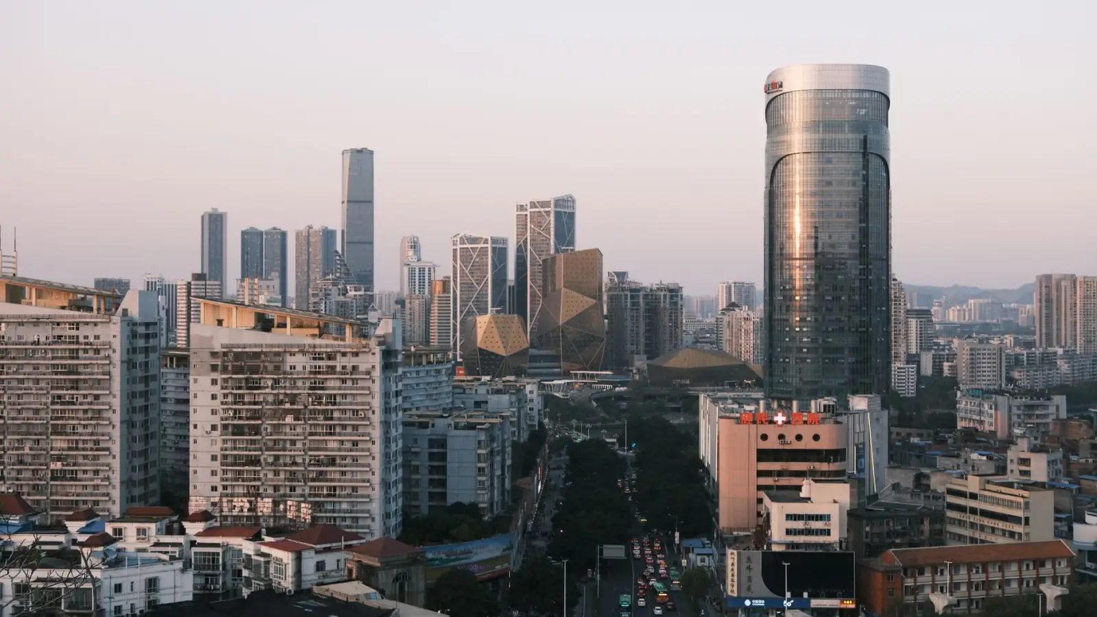软件开发技术服务对比：窝聚沈阳科技定制化方案的优势